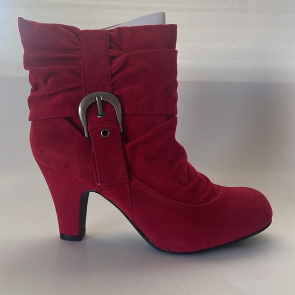 Quipid red ankle boots. - Picture 9 of 14